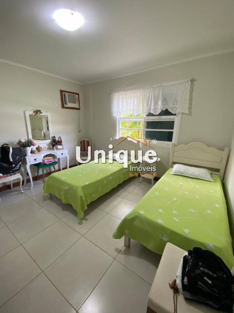 Casa à venda com 4 quartos, 300m² - Foto 15