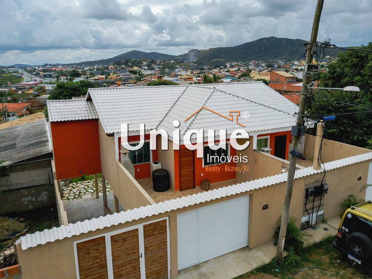 Casa à venda com 2 quartos, 70m² - Foto 1