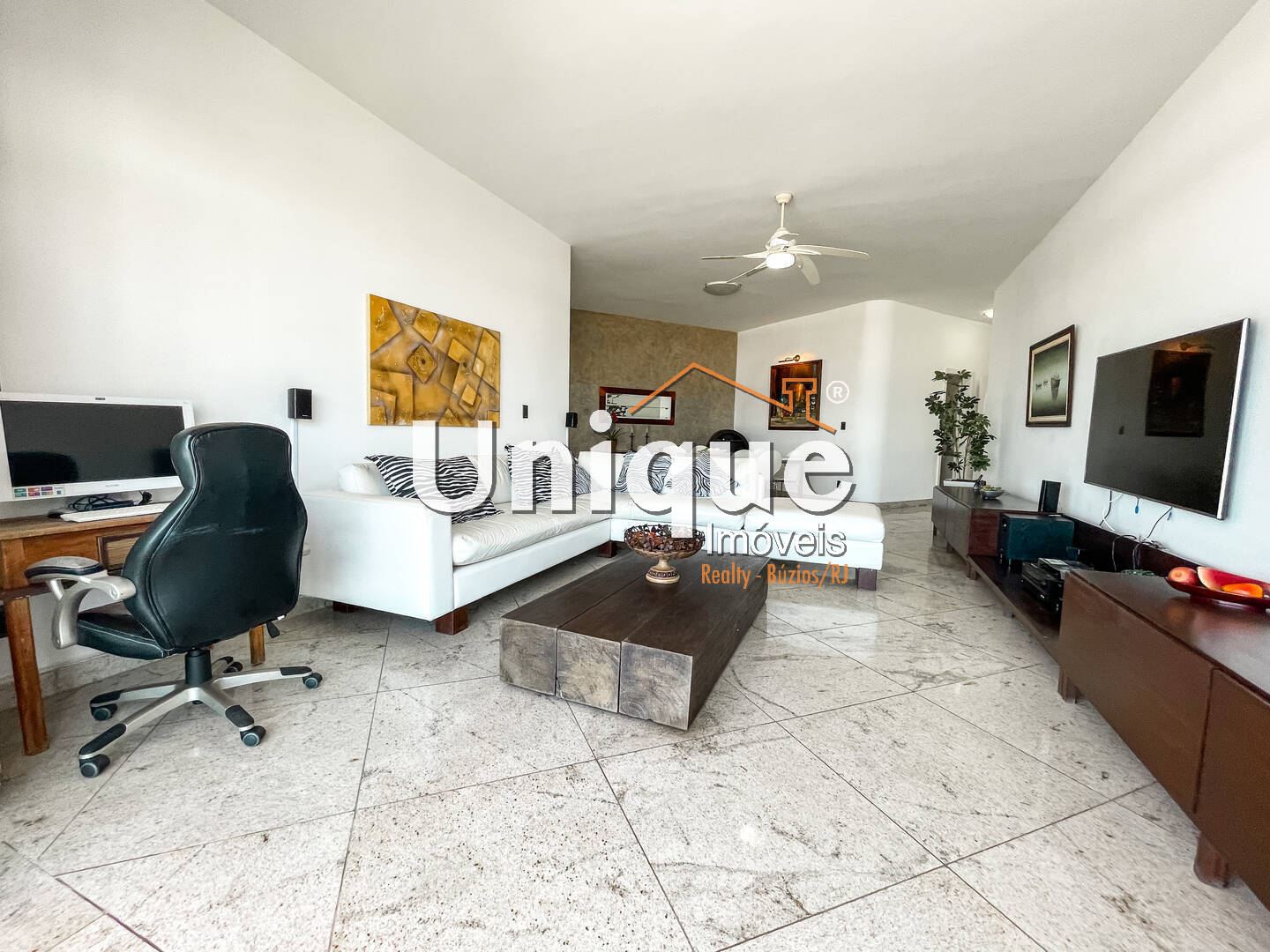 Apartamento à venda com 3 quartos, 160m² - Foto 2