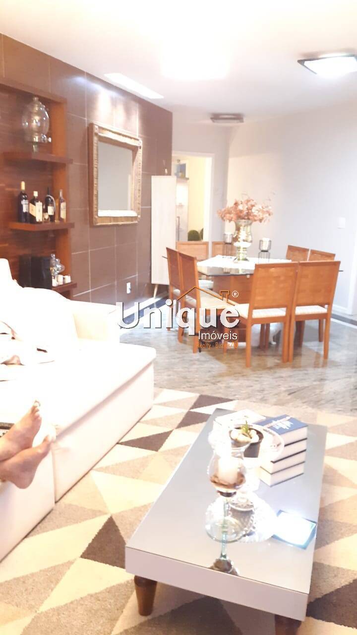 Apartamento à venda com 5 quartos, 250m² - Foto 11