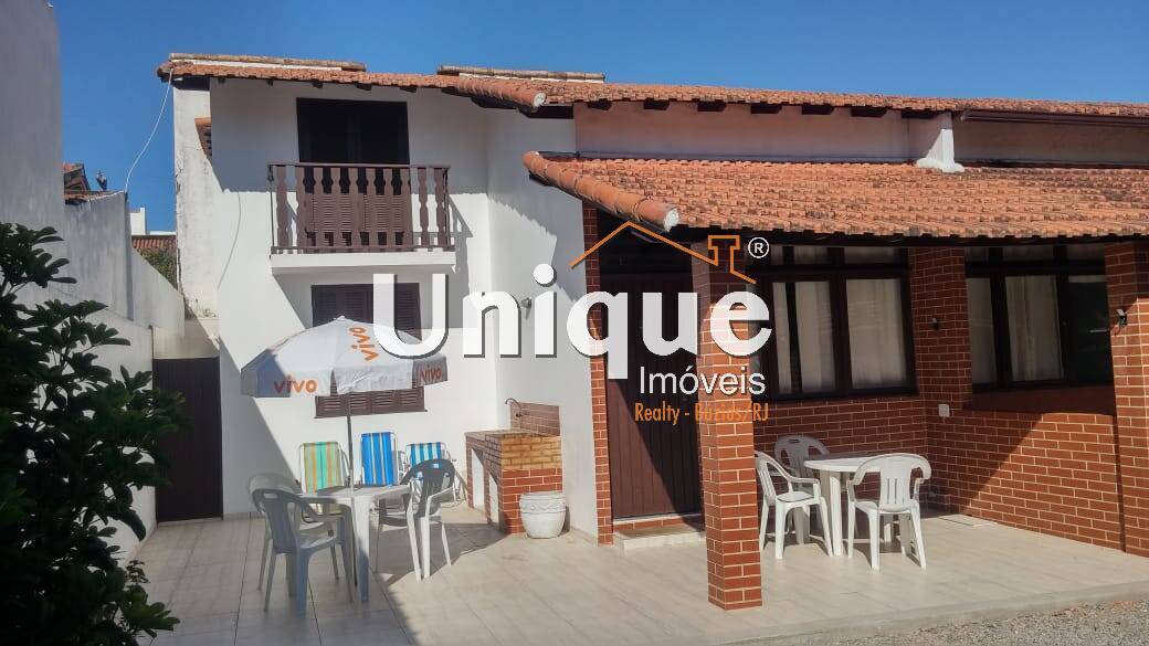 Casa à venda com 3 quartos, 100m² - Foto 1