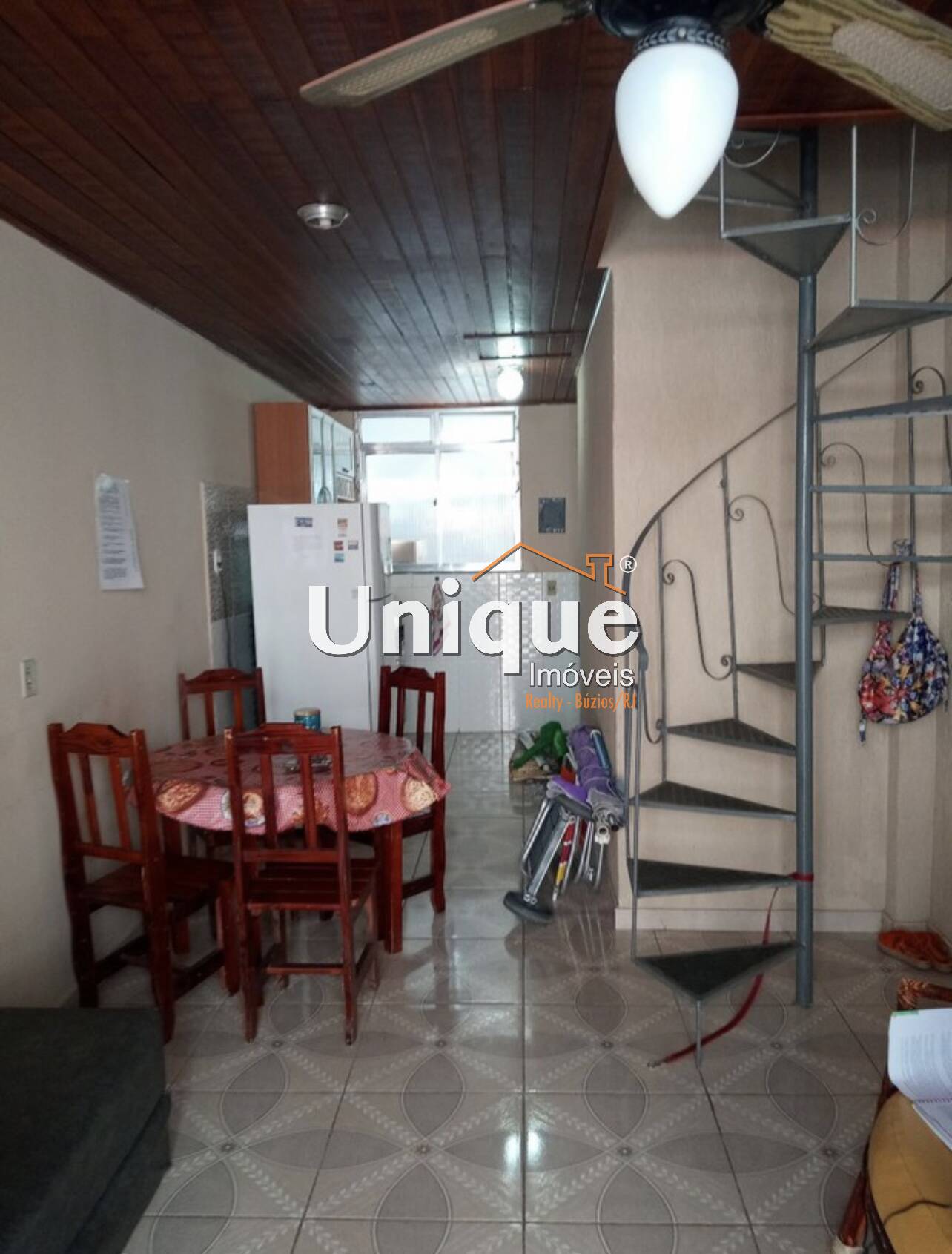 Casa à venda com 2 quartos, 70m² - Foto 3