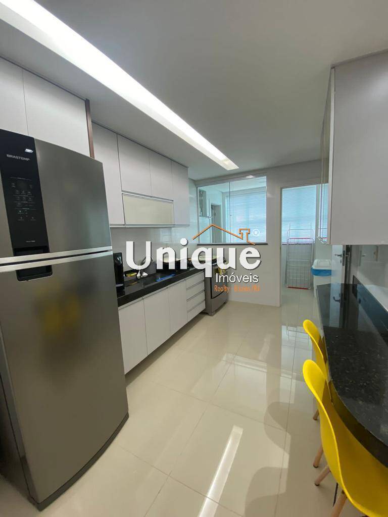 Apartamento à venda com 3 quartos, 188m² - Foto 7