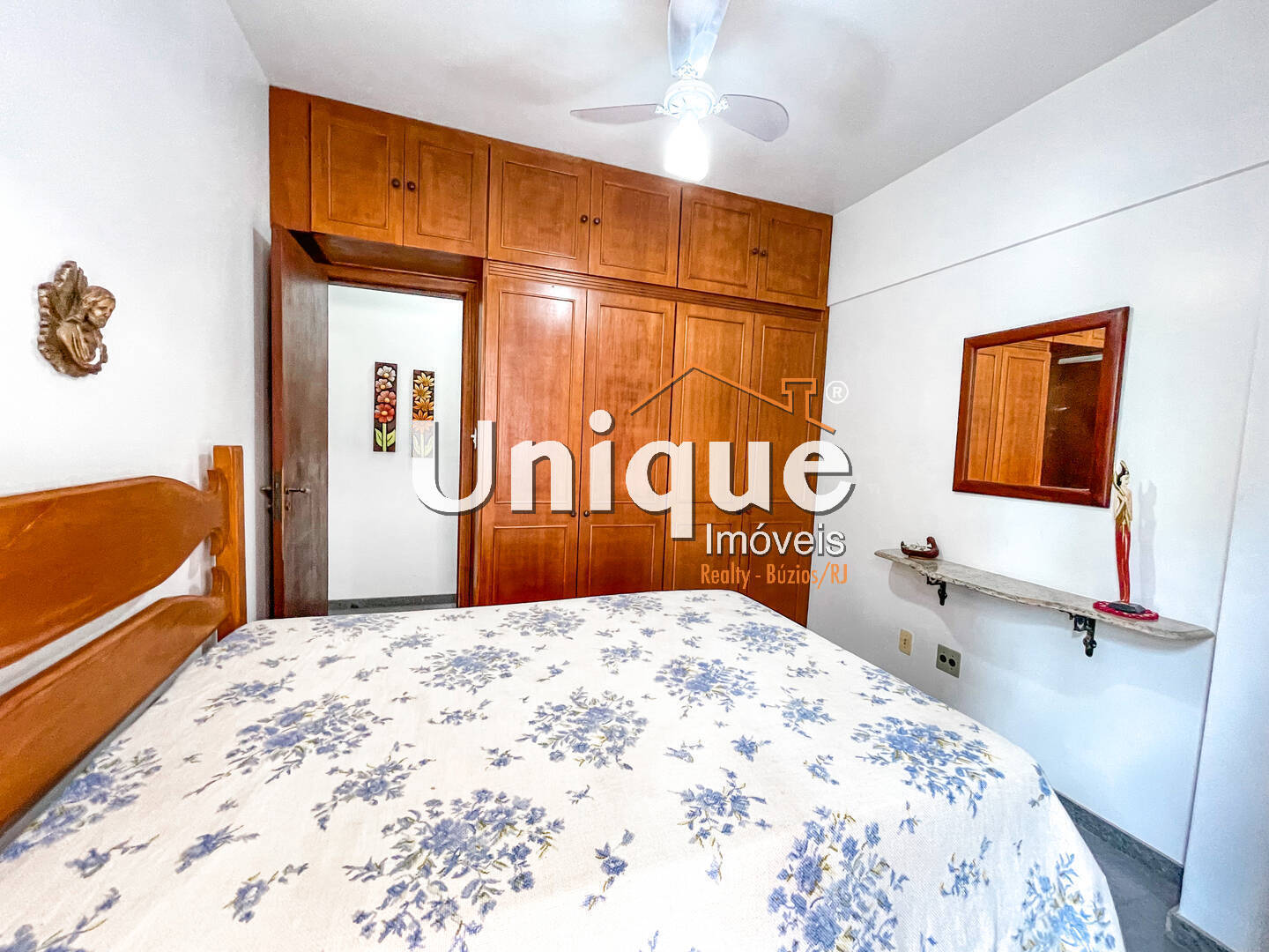 Apartamento à venda com 3 quartos, 135m² - Foto 2