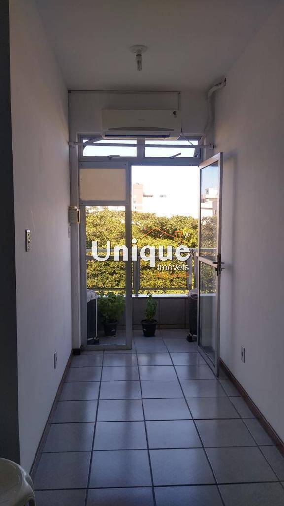 Apartamento à venda com 2 quartos, 100m² - Foto 3