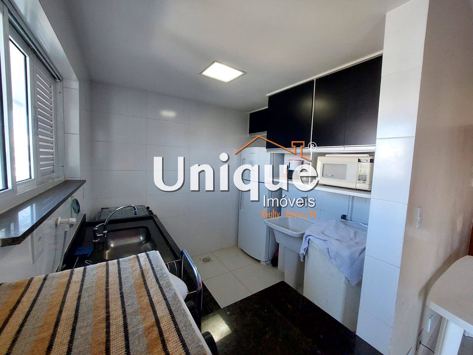 Apartamento à venda com 3 quartos, 155m² - Foto 2