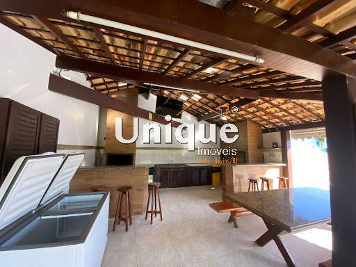 Casa à venda com 3 quartos, 73m² - Foto 2