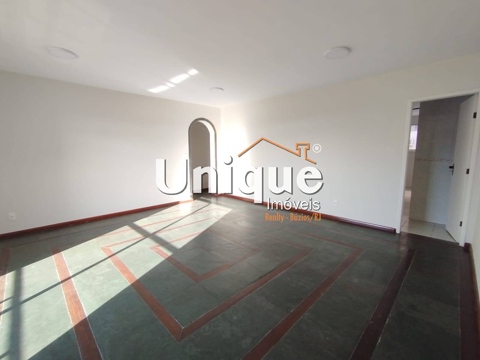 Apartamento à venda com 3 quartos, 130m² - Foto 2