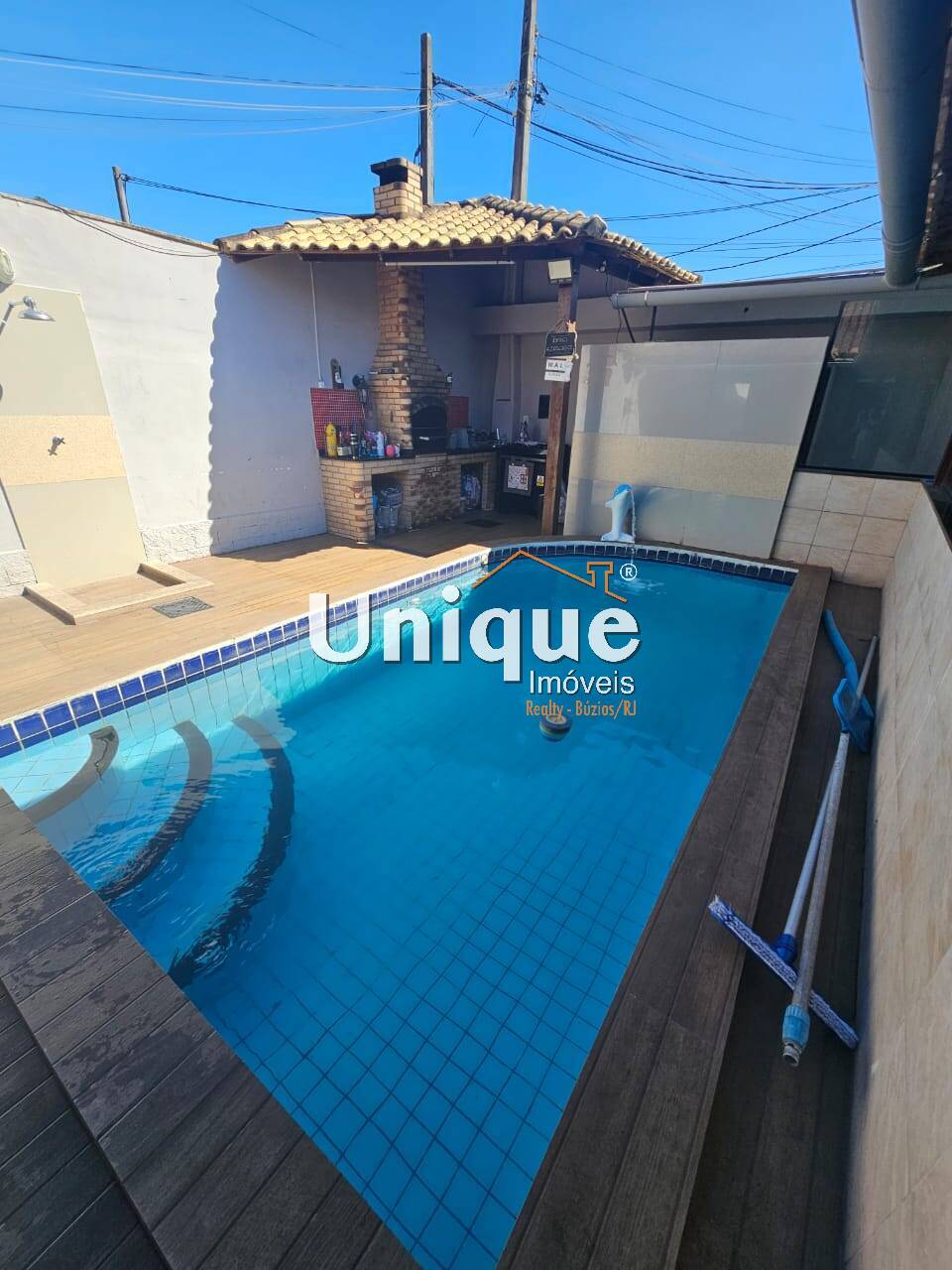 Casa à venda e aluguel com 5 quartos, 360m² - Foto 1