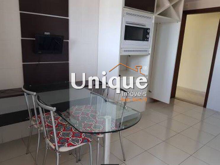 Apartamento à venda com 2 quartos, 70m² - Foto 4