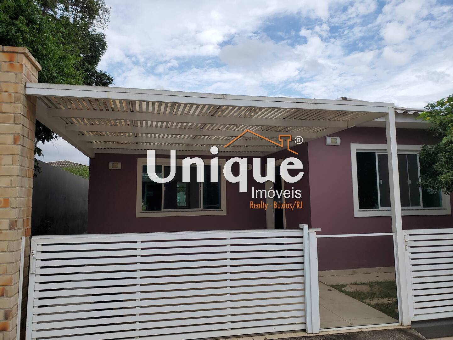 Casa à venda com 3 quartos, 300m² - Foto 1