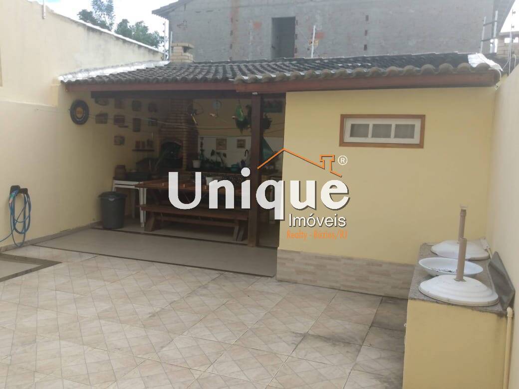 Casa à venda com 3 quartos, 180m² - Foto 23